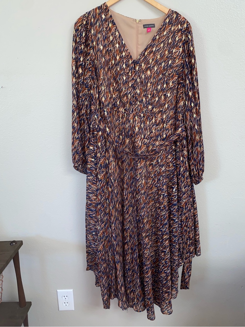 Vince Camuto Metallic Abstract Print Long Sleeve Handkerchief Hem Dress Size 1X